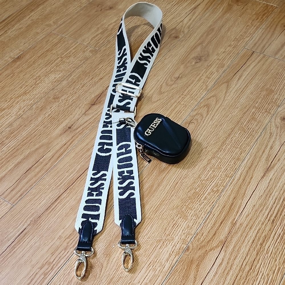 Guess Black and White Key Card Holder